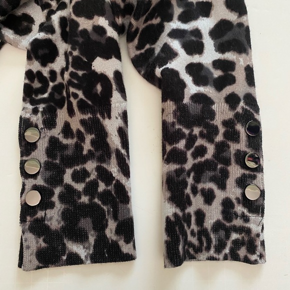 NWT JM Collection Cheetah-Print Crewneck Top, Gray Combo Women’s size Small - Picture 10 of 14